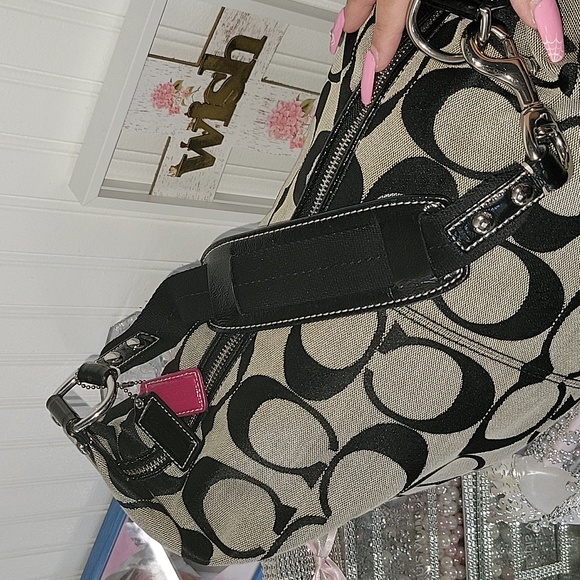 EUC Coach signature shoulder bag - Picture 3 of 8